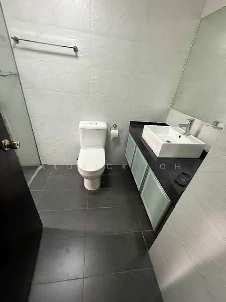 High-quality serviced apartment style rooms in Orchard/River Valley, , Room Rental, 300 sqft, Condominium For Rent, by Aldrick Loh, 500134327 - Bathroom - PropertyGuru.com.sg