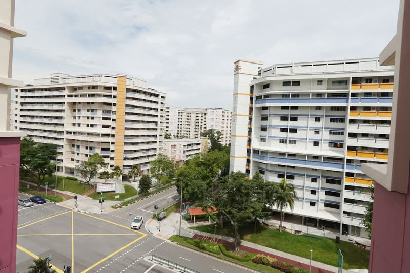 296 Yishun Street 20, 296 Yishun Street 20, 3 Bedrooms, 980 sqft, HDB Flat For Sale, by Steve Lee, 500134352 - Exterior - PropertyGuru.com.sg