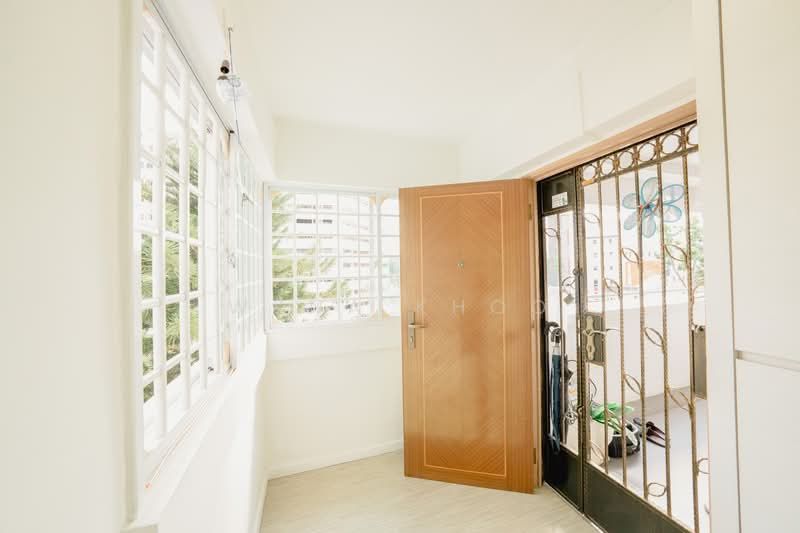 323 Serangoon Avenue 3, 323 Serangoon Avenue 3, 3 Bedrooms, 958 sqft, HDB Flat For Sale, by Wyna Khoo, 500134354 - Entrance - PropertyGuru.com.sg