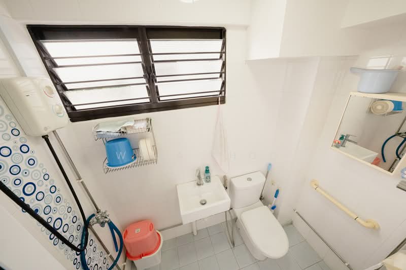 323 Serangoon Avenue 3, 323 Serangoon Avenue 3, 3 Bedrooms, 958 sqft, HDB Flat For Sale, by Wyna Khoo, 500134354 - Bathroom - PropertyGuru.com.sg