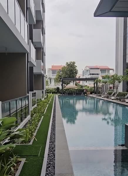The Arden, 2 Phoenix Road, 2 Bedrooms, 657 sqft, Condominium For Rent, by Joshua Lawrence Che, 500134359 - Resort Pool - PropertyGuru.com.sg