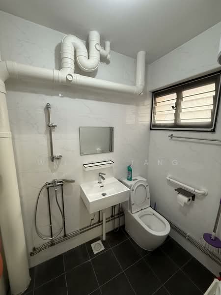 232 Bishan Street 22, 232 Bishan Street 22, 3 Bedrooms, 1,119 sqft, HDB Flat For Rent, by Wilson Tang, 500134369 - Bathroom - PropertyGuru.com.sg
