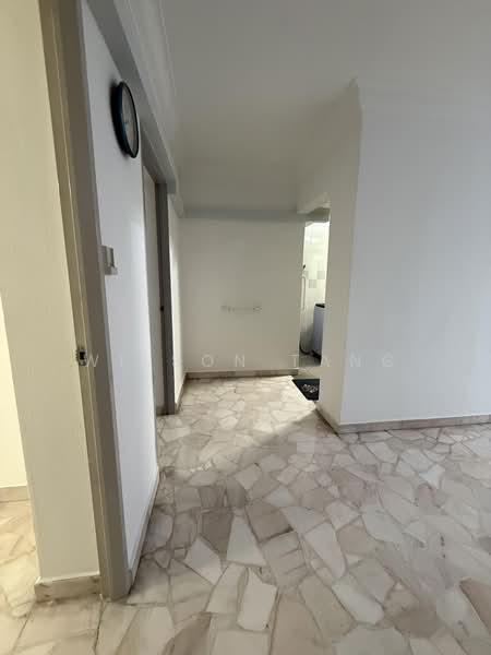 232 Bishan Street 22, 232 Bishan Street 22, 3 Bedrooms, 1,119 sqft, HDB Flat For Rent, by Wilson Tang, 500134369 - Corridor - PropertyGuru.com.sg