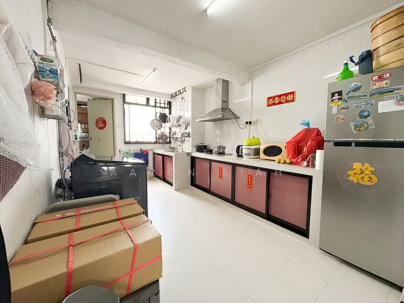 27 Toa Payoh East, 27 Toa Payoh East, 2 Bedrooms, 721 sqft, HDB Flat For Sale, by Aaron Siah, 500134373 - Kitchen - PropertyGuru.com.sg