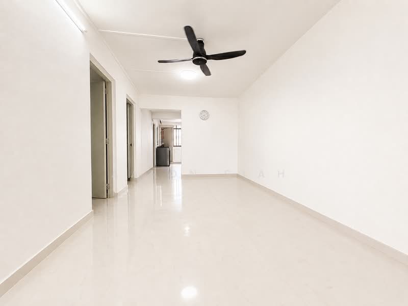 27 Toa Payoh East, 27 Toa Payoh East, 2 Bedrooms, 721 sqft, HDB Flat For Sale, by Aaron Siah, 500134373 - Living Room - PropertyGuru.com.sg