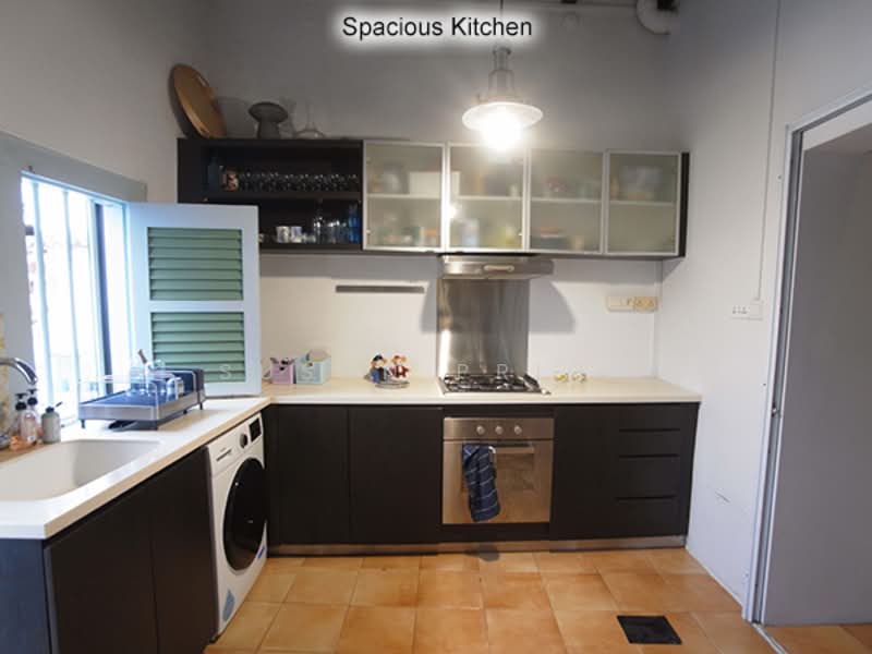 Baby It's You, Spottiswoode Park Road, Blair Road, 3 Bedrooms, 1,975 sqft, Conservation House For Sale, by Susan Prior, 500134376 - Kitchen - PropertyGuru.com.sg