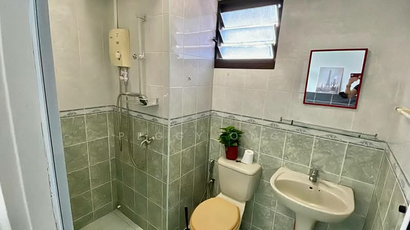 33 Eunos Crescent, 33 Eunos Crescent, 2 Bedrooms, 646 sqft, HDB Flat For Rent, by Peggy Ong, 500134386 - Bathroom - PropertyGuru.com.sg