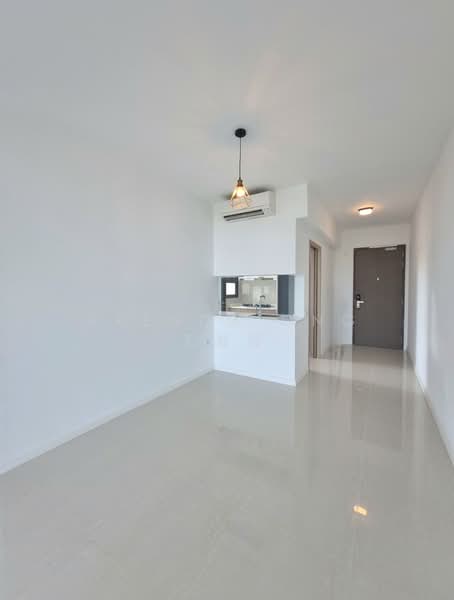 Treasure at Tampines, 41 Tampines Lane, 3 Bedrooms, 1,033 sqft, Condominium For Sale, by Brenda Ong 王淑玲, 500134412 - Dining area - PropertyGuru.com.sg