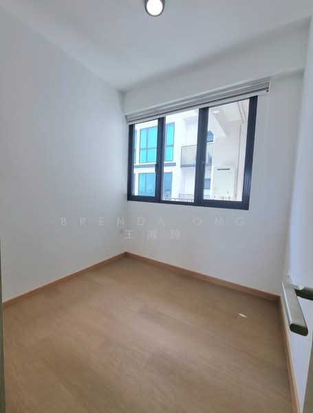 Treasure at Tampines, 41 Tampines Lane, 3 Bedrooms, 1,033 sqft, Condominium For Sale, by Brenda Ong 王淑玲, 500134412 - Common bdrm 2 - PropertyGuru.com.sg
