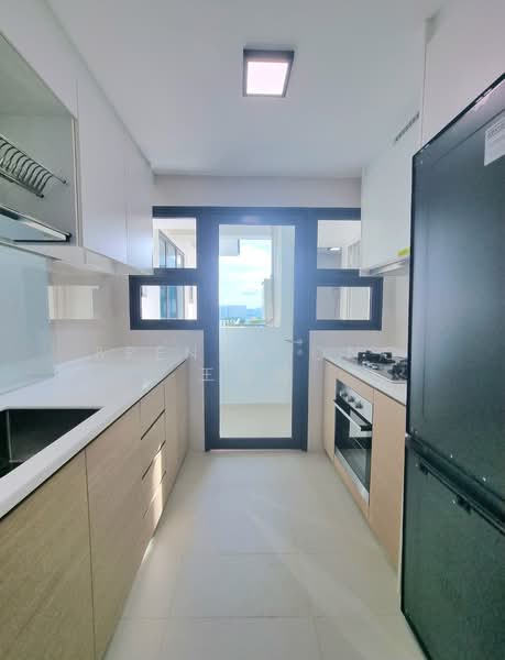 Treasure at Tampines, 41 Tampines Lane, 3 Bedrooms, 1,033 sqft, Condominium For Sale, by Brenda Ong 王淑玲, 500134412 - Enclosed kitchen - PropertyGuru.com.sg