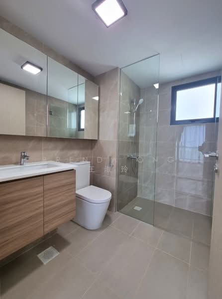 Treasure at Tampines, 41 Tampines Lane, 3 Bedrooms, 1,033 sqft, Condominium For Sale, by Brenda Ong 王淑玲, 500134412 - Master bath - PropertyGuru.com.sg