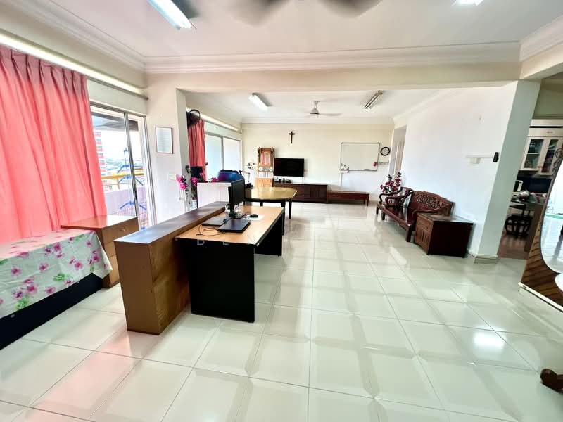 Neptune Court, 5 Marine Vista, 3 Bedrooms, 1,636 sqft, Apartment For Sale, by Ben Lee, 500134413 - Living Room - PropertyGuru.com.sg