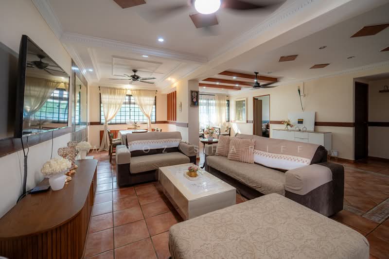 852 Jurong West Street 81, 852 Jurong West Street 81, 3 Bedrooms, 1,378 sqft, HDB Flat For Sale, by Fairoz Shariff, 500134414 - Living Room - PropertyGuru.com.sg