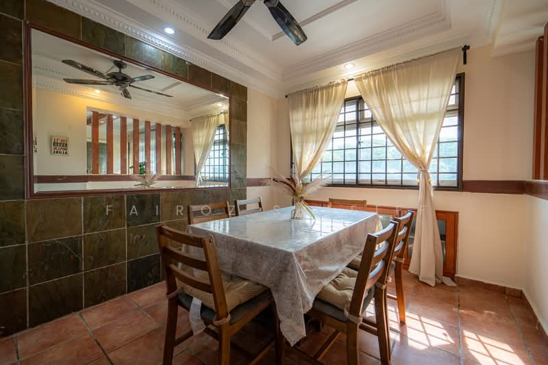 852 Jurong West Street 81, 852 Jurong West Street 81, 3 Bedrooms, 1,378 sqft, HDB Flat For Sale, by Fairoz Shariff, 500134414 - Dining Room - PropertyGuru.com.sg