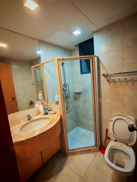 Blue Horizon, 21 West Coast Crescent, 3 Bedrooms, 1,152 sqft, Condominium For Rent, by Angela Peng, 500134419 - Bathroom - PropertyGuru.com.sg