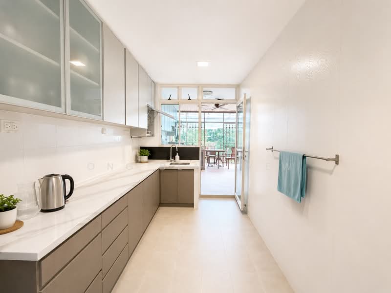 🔥 Prestigious Freehold Living in Sunrise Villa! 🔥, Sunrise Villa / Yio Chu Kang / Ang Mo Kio, 4 Bedrooms, 1,905 sqft, Terraced House For Sale, by Ong Beng Yew, 500134426 - Kitchen - PropertyGuru.com.sg