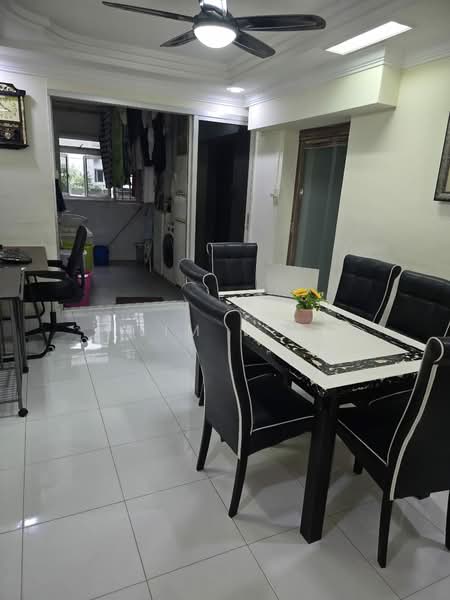 832 Woodlands Street 83, 832 Woodlands Street 83, 2 Bedrooms, 785 sqft, HDB Flat For Rent, by Lim Y X, 500134429 - Dining Room - PropertyGuru.com.sg