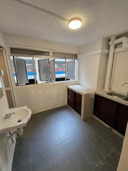 2 Jalan Bukit Merah, 2 Jalan Bukit Merah, 3 Bedrooms, 721 sqft, HDB Flat For Rent, by Priscilla Lee, 500134442 - Kitchen - PropertyGuru.com.sg