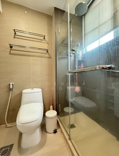 Eastwood Green, 10 Eastwood Road, 3 Bedrooms, 1,173 sqft, Condominium For Rent, by Georgina Seow, 500134443 - Bathroom - PropertyGuru.com.sg