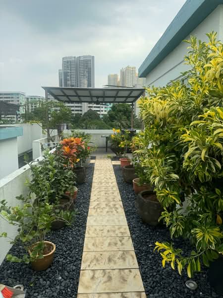 Freesia Woods, 61 Sunset Way, 3 Bedrooms, 2,529 sqft, Condominium For Sale, by Helen Yau, 500134451 - Exterior - PropertyGuru.com.sg