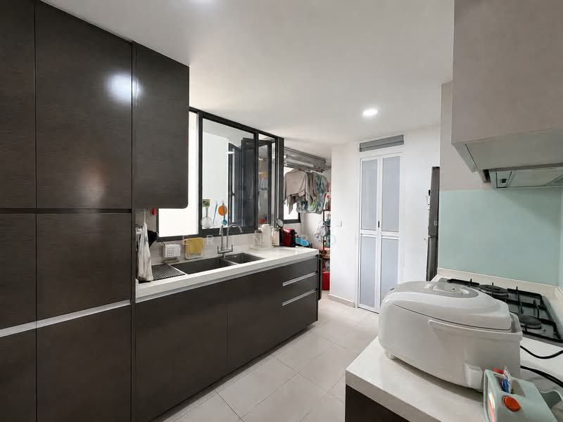 Twin Fountains, 19 Woodlands Avenue 6, 4 Bedrooms, 1,206 sqft, Executive Condominium For Sale, by Erin Poh, 500134460 - Kitchen - PropertyGuru.com.sg