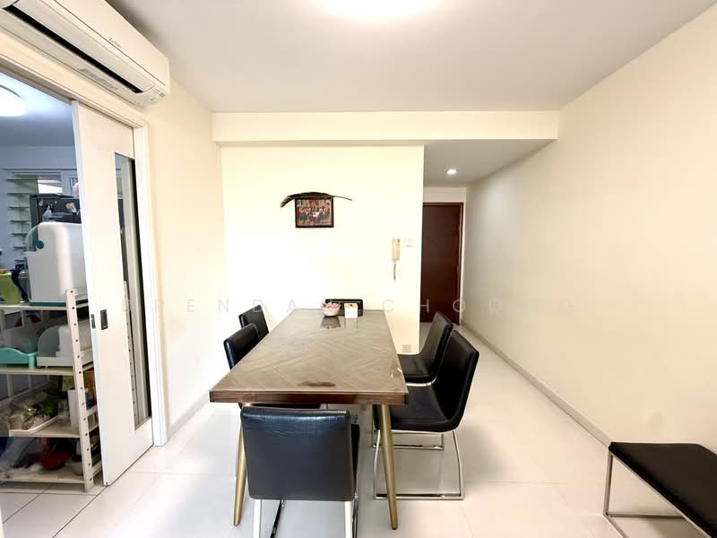 The Esparis, 9 Pasir Ris Drive 4, 3 Bedrooms, 1,184 sqft, Condominium For Rent, by Brendan Choong, 500134466 - Dining Room - PropertyGuru.com.sg
