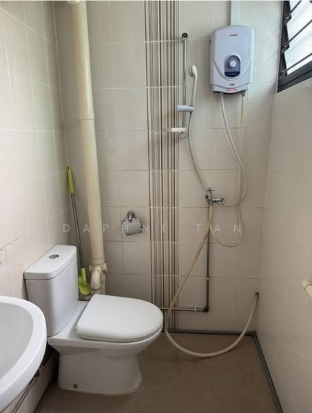 For Rent - 242 Yishun Ring Road
