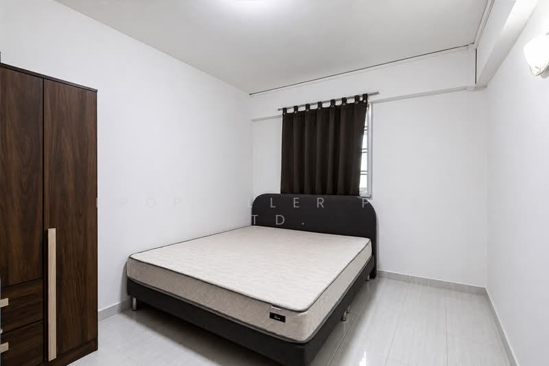 126 Yishun Street 11, 126 Yishun Street 11, 2 Bedrooms, 721 sqft, HDB Flat For Sale, by KOH YONG JIAN, 500134483 - Bedroom - PropertyGuru.com.sg