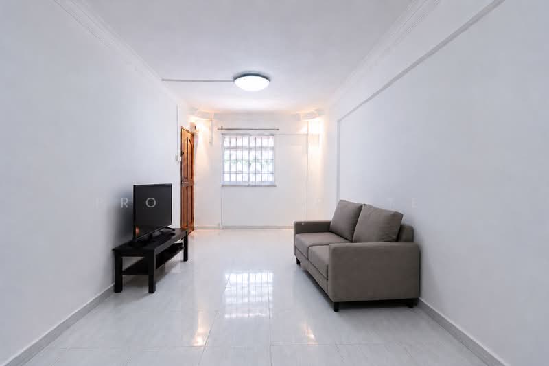 126 Yishun Street 11, 126 Yishun Street 11, 2 Bedrooms, 721 sqft, HDB Flat For Sale, by KOH YONG JIAN, 500134483 - Living Room (actual but decluttered) - PropertyGuru.com.sg