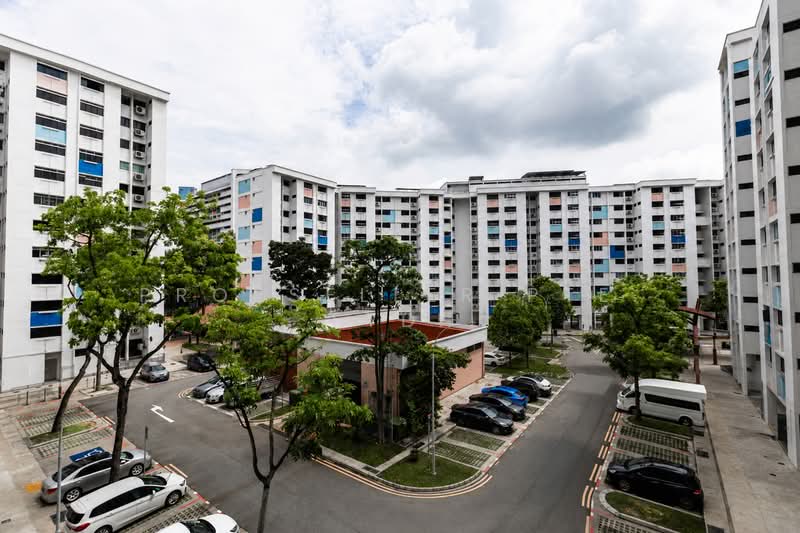 126 Yishun Street 11, 126 Yishun Street 11, 2 Bedrooms, 721 sqft, HDB Flat For Sale, by KOH YONG JIAN, 500134483 - Exterior - PropertyGuru.com.sg