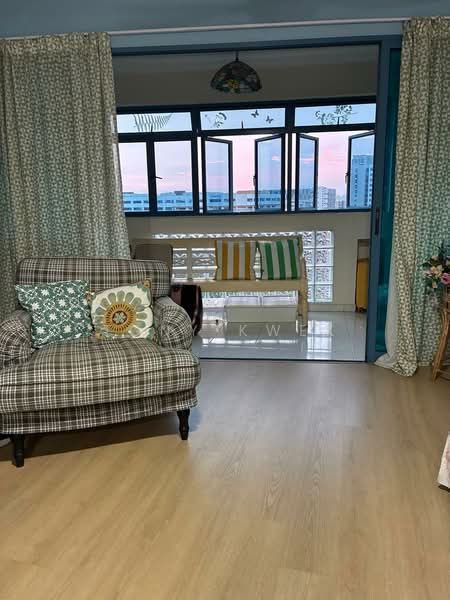 467 Admiralty Drive, 467 Admiralty Drive, 3 Bedrooms, 1,474 sqft, HDB Flat For Sale, by Tony Kwek, 500134490 - Living Room - PropertyGuru.com.sg