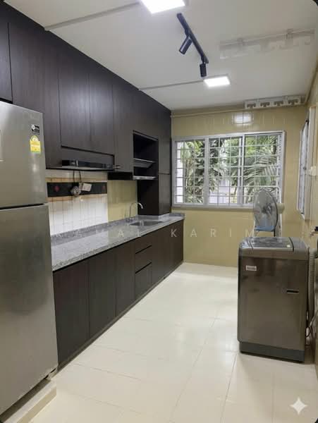 968 Hougang Avenue 9, 968 Hougang Avenue 9, 3 Bedrooms, 90 sqft, HDB Flat For Rent, by Kamal Karim, 500134491 - Kitchen - PropertyGuru.com.sg