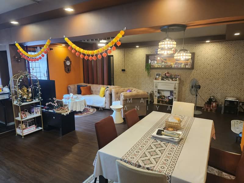 472 Sembawang Drive, 472 Sembawang Drive, 3 Bedrooms, 1,399 sqft, HDB Flat For Sale, by Raama Subramaniyan, 500134501 - Living Room - PropertyGuru.com.sg