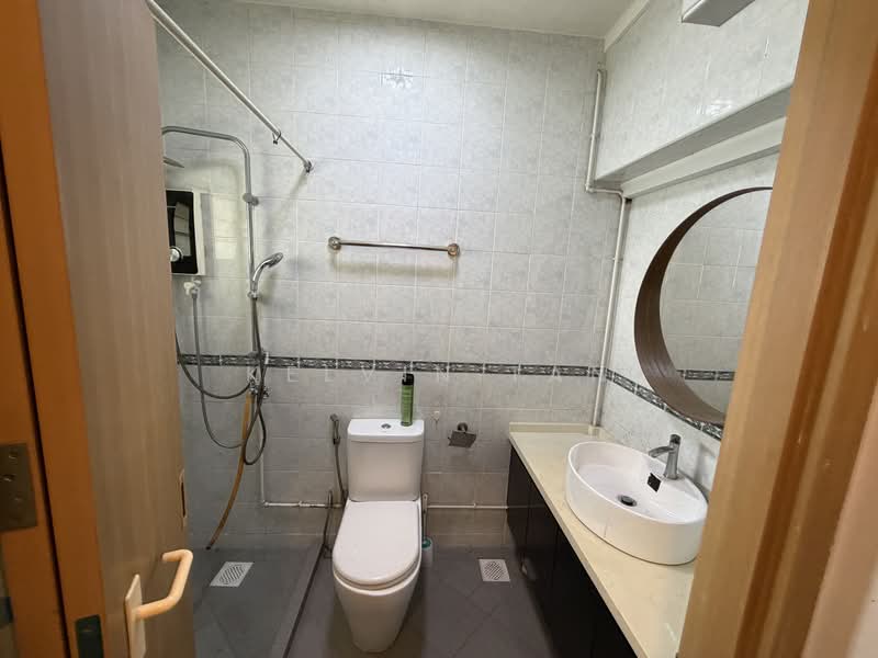 421 Canberra Road, 421 Canberra Road, 3 Bedrooms, 1,200 sqft, HDB Flat For Rent, by Kelvin Tan, 500134502 - Bathroom - PropertyGuru.com.sg
