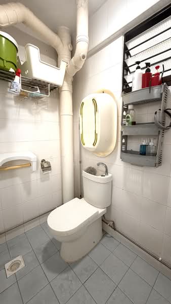 347 Woodlands Avenue 3, 347 Woodlands Avenue 3, 3 Bedrooms, 904 sqft, HDB Flat For Rent, by Steven Choo, 500134508 - Bathroom - PropertyGuru.com.sg