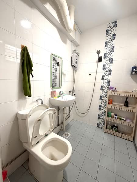 347 Woodlands Avenue 3, 347 Woodlands Avenue 3, 3 Bedrooms, 904 sqft, HDB Flat For Rent, by Steven Choo, 500134508 - Bathroom - PropertyGuru.com.sg