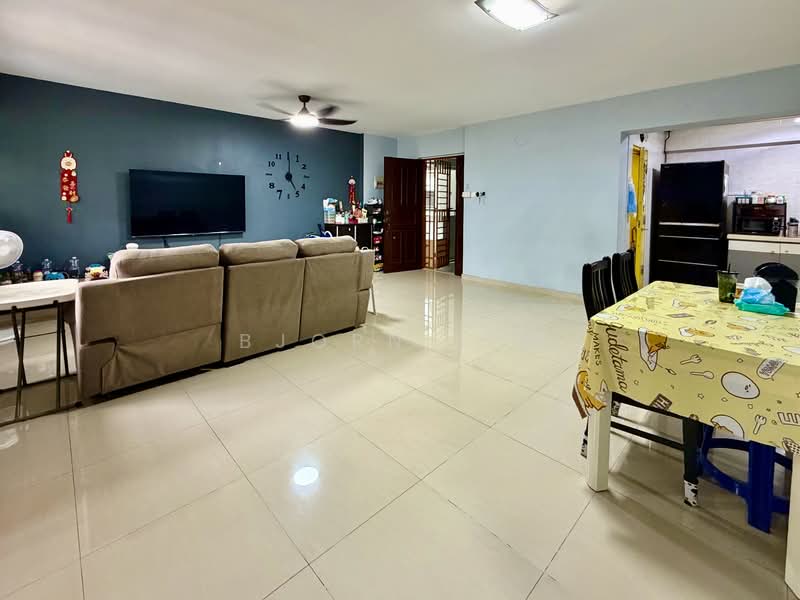 273A Jurong West Avenue 3, 273A Jurong West Avenue 3, 3 Bedrooms, 1,195 sqft, HDB Flat For Sale, by Bjorn Lim, 500134520 - Living Room - PropertyGuru.com.sg