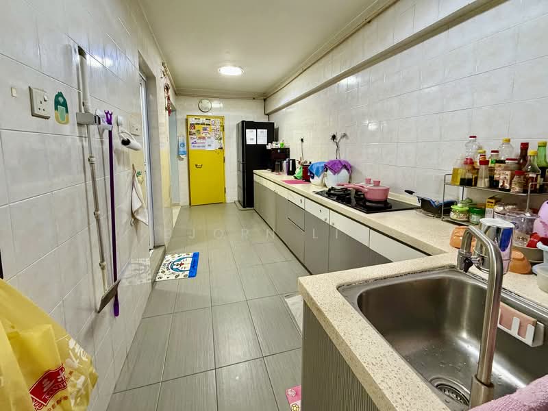 273A Jurong West Avenue 3, 273A Jurong West Avenue 3, 3 Bedrooms, 1,195 sqft, HDB Flat For Sale, by Bjorn Lim, 500134520 - Kitchen - PropertyGuru.com.sg