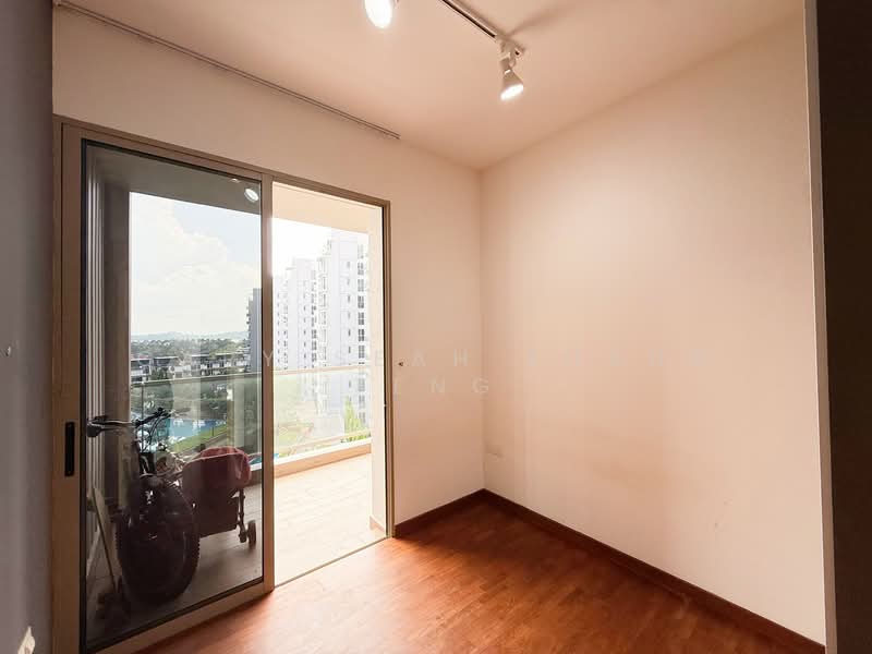 Sea Horizon, 3 Pasir Ris Rise, 4 Bedrooms, 1,324 sqft, Executive Condominium For Sale, by Gary Seah Zhang Feng, 500134521 - Balcony - PropertyGuru.com.sg