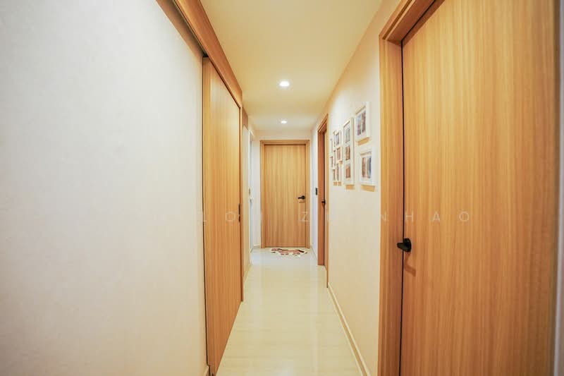 The Brownstone, 158 Canberra Drive, 4 Bedrooms, 1,066 sqft, Executive Condominium For Sale, by Jose Loh Zhenhao, 500134528 - Corridor - PropertyGuru.com.sg