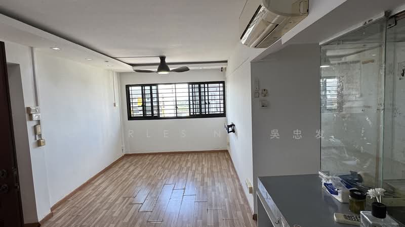 17 Beach Road, 17 Beach Road, 3 Bedrooms, 829 sqft, HDB Flat For Sale, by Charles Ng 吳忠发, 500134551 - Living Room - PropertyGuru.com.sg