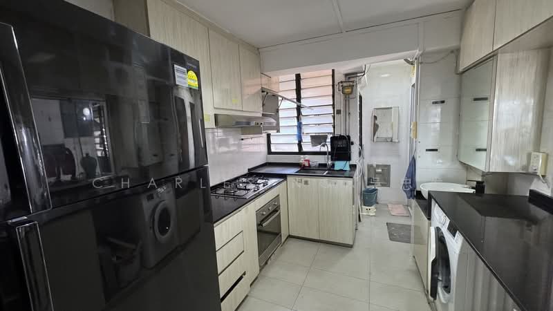 17 Beach Road, 17 Beach Road, 3 Bedrooms, 829 sqft, HDB Flat For Sale, by Charles Ng 吳忠发, 500134551 - Kitchen - PropertyGuru.com.sg