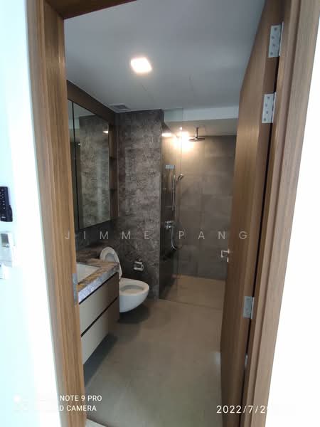 Stirling Residences, 21 Stirling Road, 2 Bedrooms, 657 sqft, Condominium For Sale, by Jimme Pang, 500134555 - Bathroom - PropertyGuru.com.sg