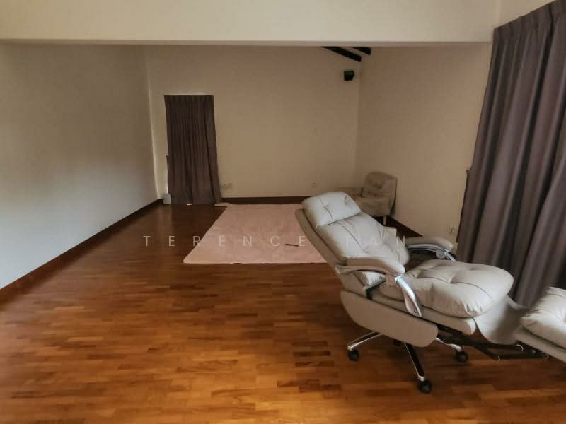🌟CHARMING LANDED 🌟 REGULAR PLOT 🌟 1 KM TO HENRY PARK PRI! 🌟, HOLLAND / BUKIT TIMAH, 4 Bedrooms, 4,000 sqft, Semi-Detached House For Sale, by Terence Tan, 500134567 - Living Room - PropertyGuru.com.sg
