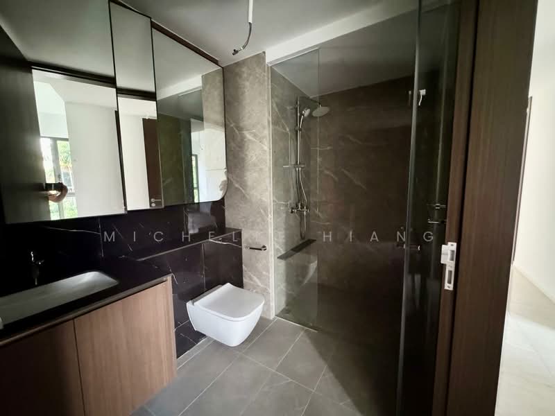 The Watergardens at Canberra, 37 Canberra Drive, 4 Bedrooms, 1,302 sqft, Condominium For Sale, by Michelle Hiang, 500134572 - Bathroom - PropertyGuru.com.sg