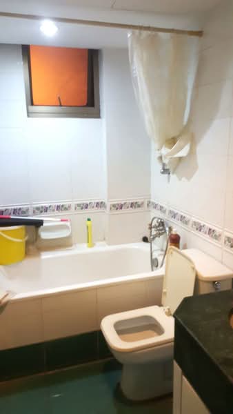 Orchid Park Condominium, 81 Yishun Street 81, 3 Bedrooms, 872 sqft, Condominium For Rent, by Lim Jing Tuan (Benedict), 500134573 - Bathroom - PropertyGuru.com.sg