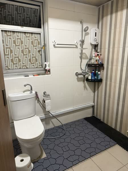 153 Jalan Teck Whye, 153 Jln Teck Whye, 1 Bedroom, 506 sqft, HDB Flat For Sale, by Frina Abu, 500134584 - Bathroom - PropertyGuru.com.sg