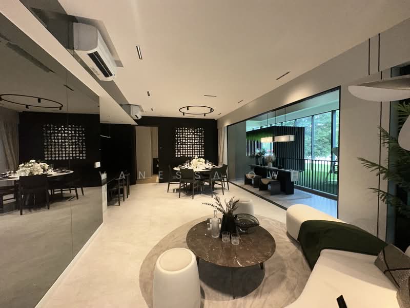 Altura, 111 Bukit Batok West Ave. 8, 3 Bedrooms, 990 sqft, Executive Condominium For Sale, by Vanessa Owh, 500134588 - Living Room - PropertyGuru.com.sg
