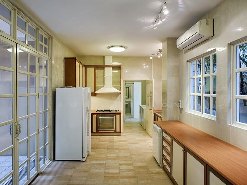 Woodgrove Estate, Ashwood Grove, 7 Bedrooms, 7,427 sqft, Bungalow House For Rent, by Lawrence Hong, 500134592 - Kitchen - PropertyGuru.com.sg