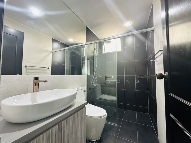 Yew Mei Green, 52 Choa Chu Kang North 6, 3 Bedrooms, 1,410 sqft, Condominium For Sale, by Andrew Yong, 500134595 - Bathroom - PropertyGuru.com.sg